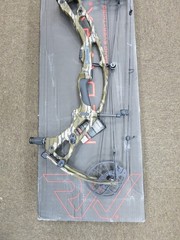 NEW Hoyt RX-9 RX9 60-70# Mossy Oak Bottomland Carbon Hunting Bow RH