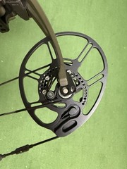 NEW Bowtech Carbon One in OD Green Right Hand 70# 25.5-30.5″ Compound Bow