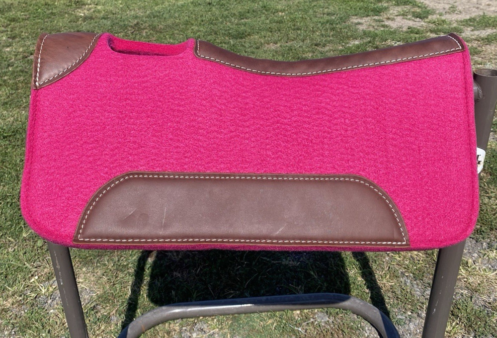 Bright pink contour felt Western pad 31 x 31 x 1″