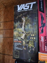 Bear VAST RTH EXTRA Compound Bow Kit w/ 3-Pin Sight (New)