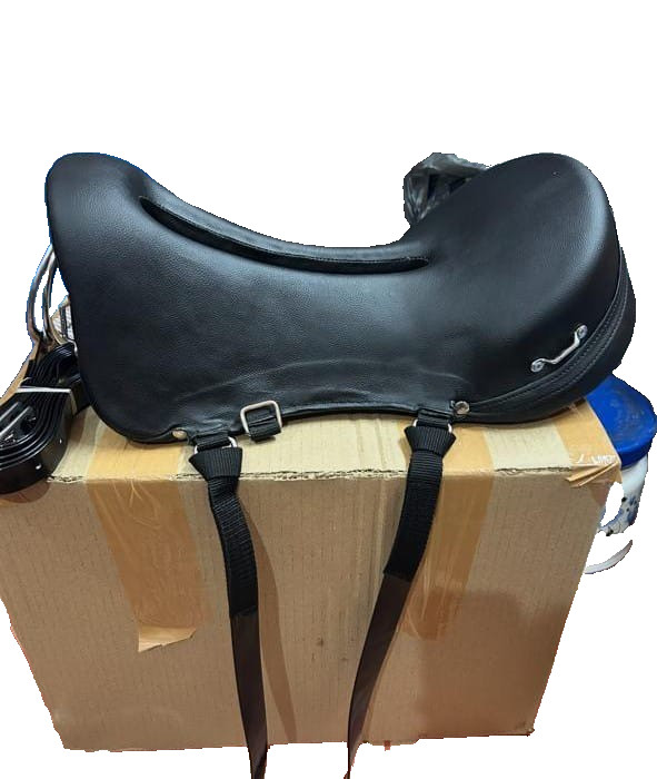 Black/Brown Synthetic Endurance Saddle – Lightweight Comfortable With Stirrups