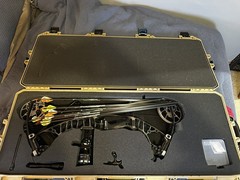 Hoyt VTM 31 – Battleworn (Limited Edition Gray) – Hand: Right-hand Draw + More