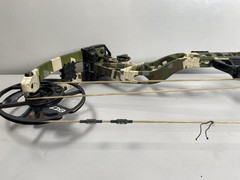 Bear Archery Right-Handed 55-70 Draw Weight Redeem Compound Bow – Emerge 2.0