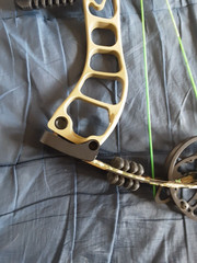 Prime Logic CT3 Compound Bow RH 29″ 60# 335fps EXTRA CAMS INCLUDED!
