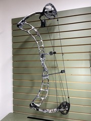 Prime Centergy Hybrid Compound Bow, RH, 55-65#, 30”.