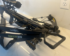 SAS Troy 370 Crossbow 4×32 Scope 185-pound compound crossbow 370 FPS