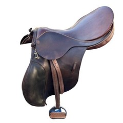 Barnsby Leng 19″ Made in England with a deep seat and adjustable stirrup bars.