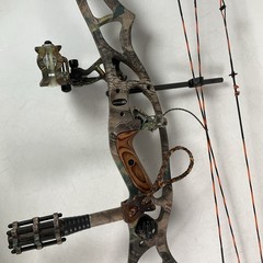 Hoyt Trykon XL (75th Anniversary) RH Camo Weight 60 lbs-70 lbs Freedom SKB Case