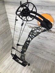 Used Mathews Lift X 29.5 Right Hand Kuiu Verde riser/ Black limbs 27″/70#