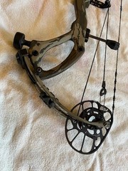 PSE Sicario compound bow! 70 lb limbs. Right hand model.