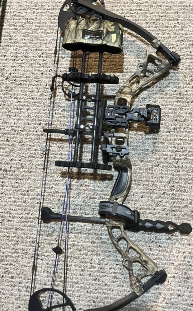 Diamond Archery Infinite Edge Pro Right Handed Hunting Bow – Mossy Oak Country