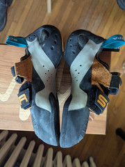 Scarpa Booster – climbing shoes – US Mens – 7 2/3 Size