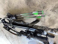 CenterPoint Archery CP400 Helicoil+Luminex Red Dot Scope+Matching Arrows