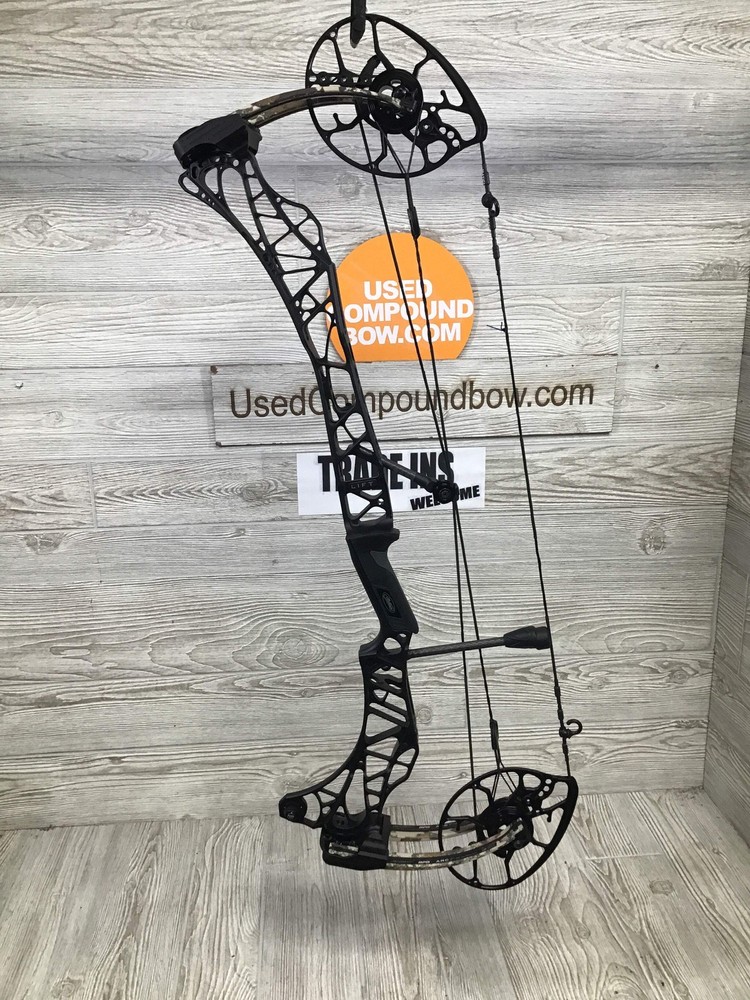 Used Mathews Lift X 29.5 Right Hand 29″/70# Black Riser/First Lite Limb