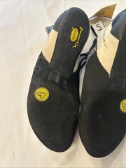 La Sportiva Katana Lace Women’s Climbing Shoes, Size US 4, EUR 34.5, White/Black