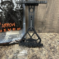.30-06 Outdoors Straight Jacket 6 Arrow Quiver Dirt Road Camo Archery