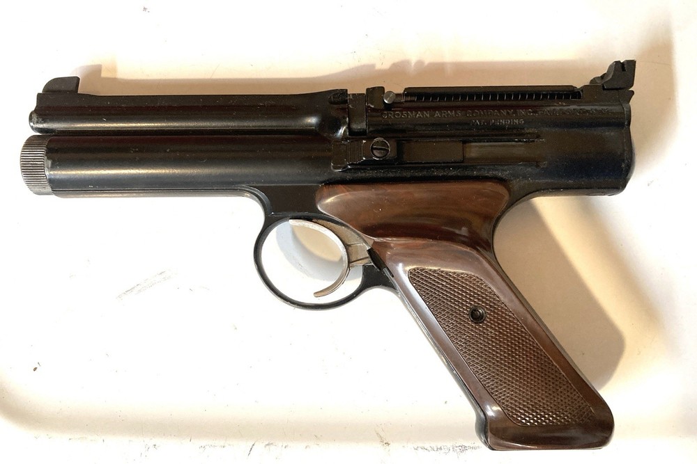 1960’s CROSMAN Model 600 .22 CO2 Semi-Automatic Pellet Air PISTOL – Works Great