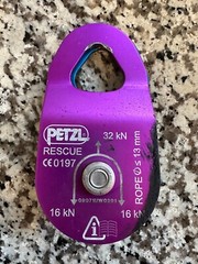 Petzl P50 Rescue Pulley CЄ0197 32kN Rope less than or = 13mm Rock Climbing Gear