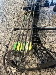 Matthews V3X 33 Compound Bow Right-Hand with Arrow Rest