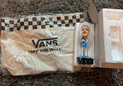 Vans Steve Van Doren Bobblehead & Vans canvas bag – new in packaging