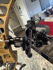 Hoyt VTM 34. Bourbon with Black limbs. RH 70lb.