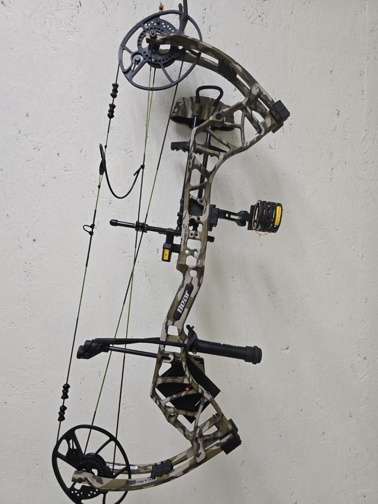 Brand New Bear Archery Game keeper Ready To Hunt Bow Package LEFT HANDED