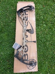 Bowtech Carbon One X RH Custom Order Tan Riser Black Limbs 70# w/Punisher Decals