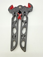 Truglo Bow Jack Folding Bow Stand Mini-Wide – Black/Red 7.25″ leg length