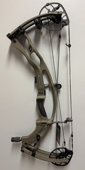 Hoyt Carbon RX 9 RH 60-70# Wilderness 25-30″ Draw Length (Read Description)