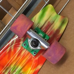 New Globe Bantam Graphic ST Tie Dye Complete Skateboard – 6in x 23in