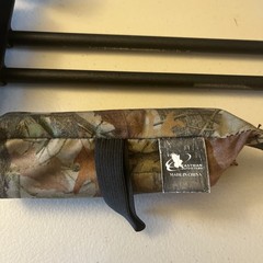 Bow Quiver for Bows Black and Camouflage Noise Maker Deer Hunting Outdoor