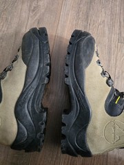 Lightly used la sportiva makalu boots men’s US size 9/EU 42