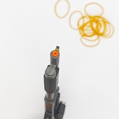 Mini Mechanical Metal Rubber Band Launcher Toy