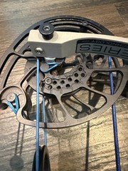 Used right hand 70# Prime Black 1 compound bow