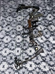 Mathews Outback Compound Solo Cam Bow Camo 70lbs Draw Weight 28” 80%/27.5” 65%