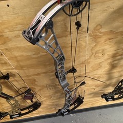 Darton TriTech 31 Compound Bow 60-70lb 25.5-31in 31in RH Stone Grey