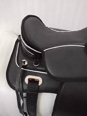 Black Western Treeless Saddle – Synthetic – Lightweight & Comfortable