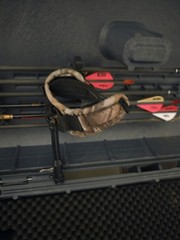 Hoyt Nitrum 30 Compound Bow Right Hand 60-70lbs Camo w/ Case & Arrows