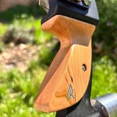 Rune Onyx, premium wood grip for recurve bow, barebow, olympic