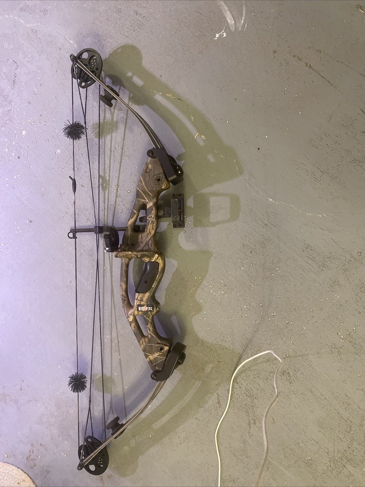 Hoyt Magnatec XT 2000 Compound Bow LH 27-30″ 60-70lbs.