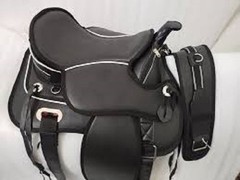 Black Western Treeless Saddle – Synthetic – Lightweight & Comfortable