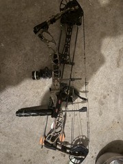 PSE Compound Bow Camouflage/Black w/ Sight, Stabilizer & Arrow Rest