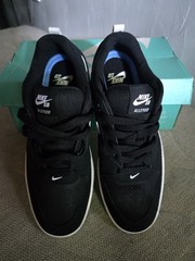 Nike SB Alleyoop (GS) US 7Y UK 6 EUR 40 black with white Skateboarding Shoes