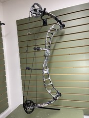Prime Centergy Hybrid Compound Bow, RH, 55-65#, 30”.