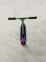 Pro Metal Finger Scooter – 25g Lightweight Alloy Rainbow Stunt Toy for Teens