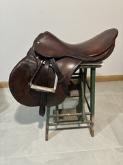 Beautiful imported Stubben Lohengrin cross-country/jumping saddle — 17.5