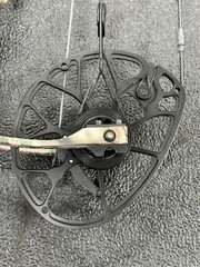 Mathews Halon 6 RH Compound Bow – Draw Weight 70lbs – Draw Length 31 (PD1125377)