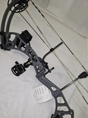 PSE Brute Force Lite Bow Package 40 – 70lbs/25″ – 31″/Charcoal