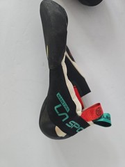 La Sportiva Mantra Men’s Climbing Shoes, Chalk, M43.5