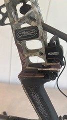 Mathews V3 27 RH Bow w/ Sight, Stabilizer, Quiver, SKB Case 29.5″ draw, 60#